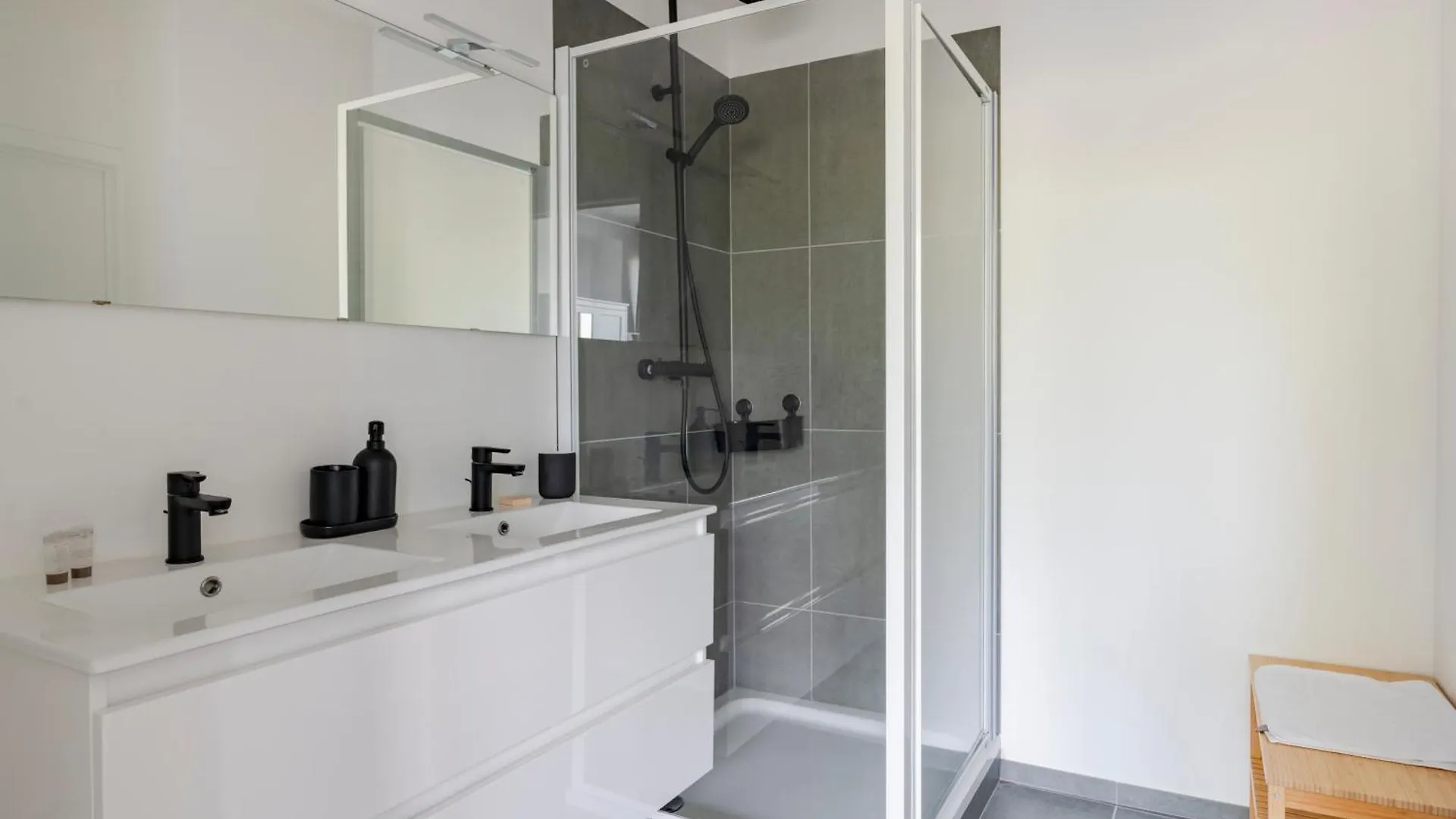 Apartment Brussels Eu Design Residence Belgium